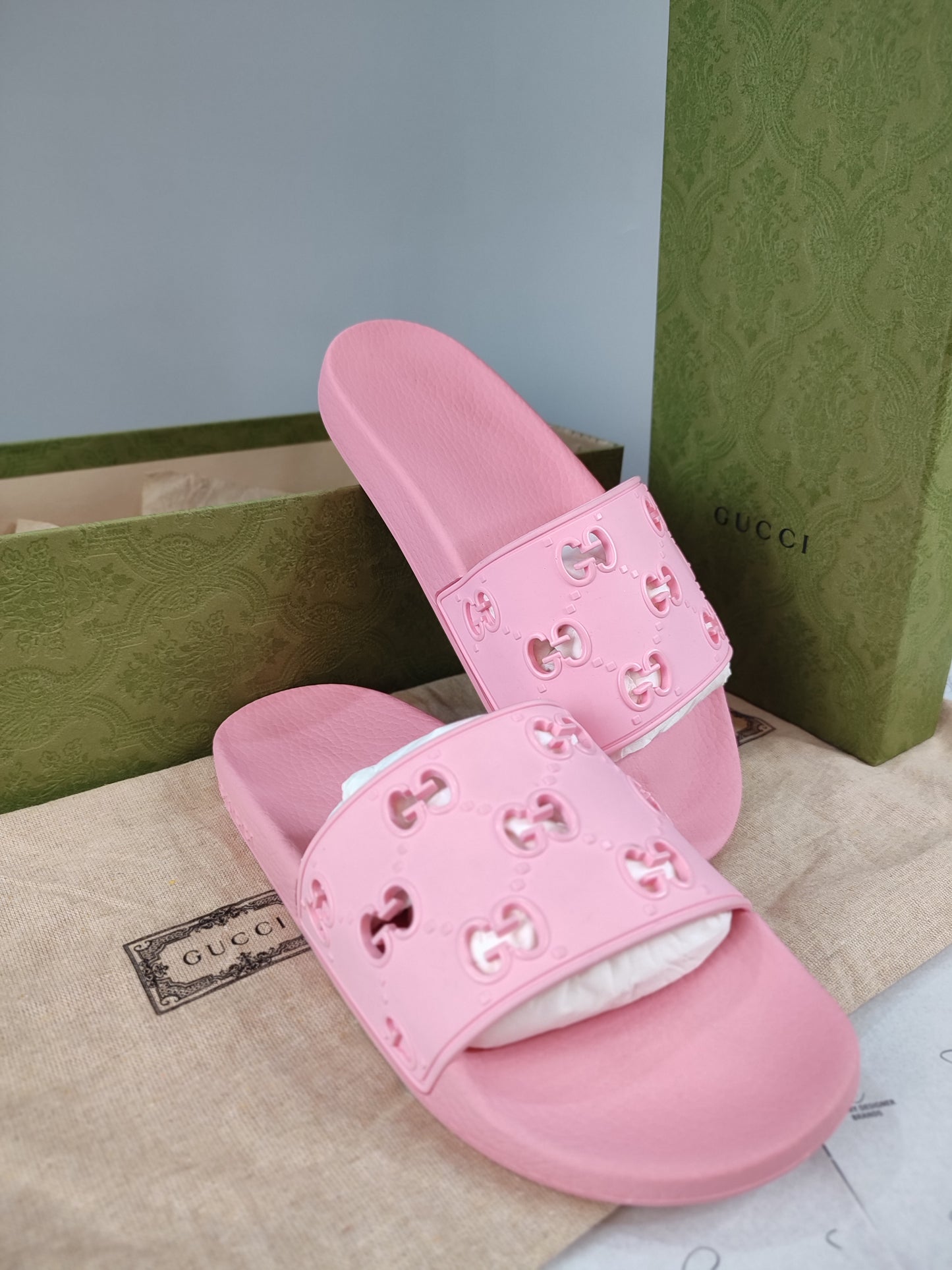 Gucci GG Rose Rubber Flat Slides