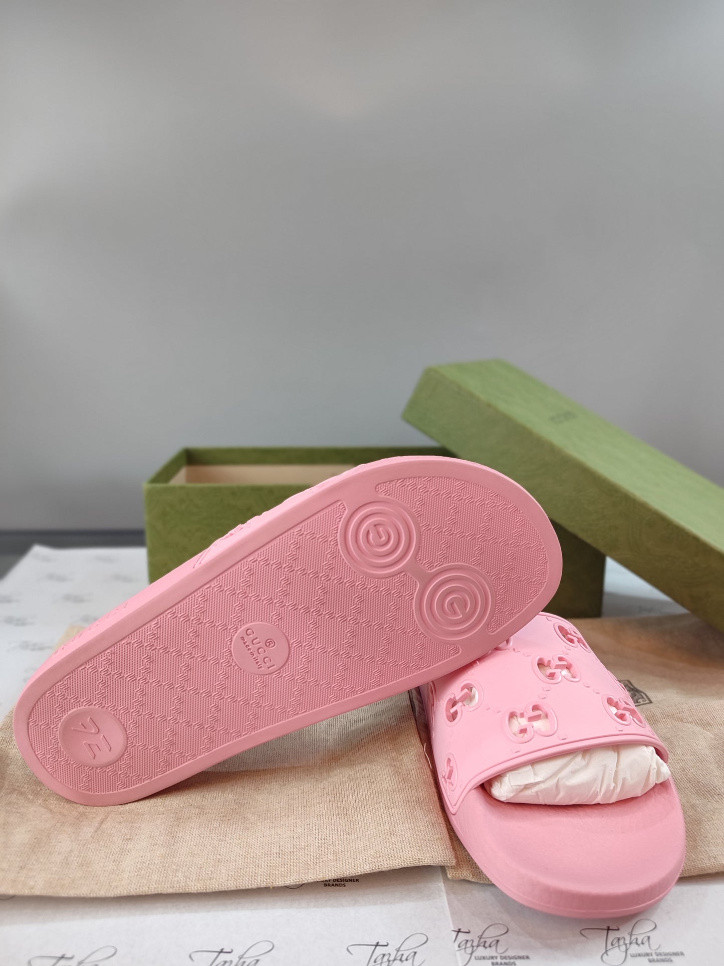 Gucci GG Rose Rubber Flat Slides