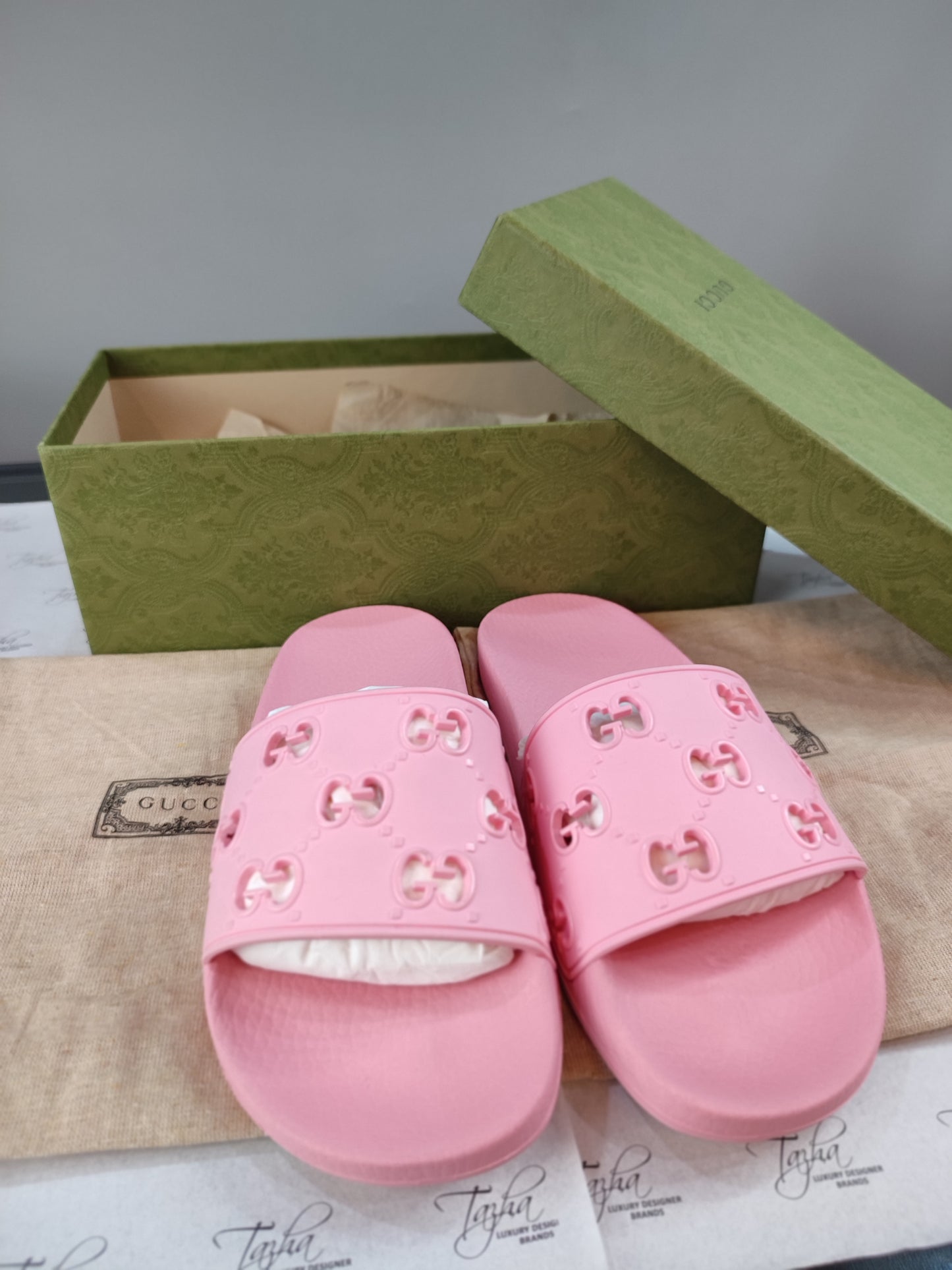 Gucci GG Rose Rubber Flat Slides