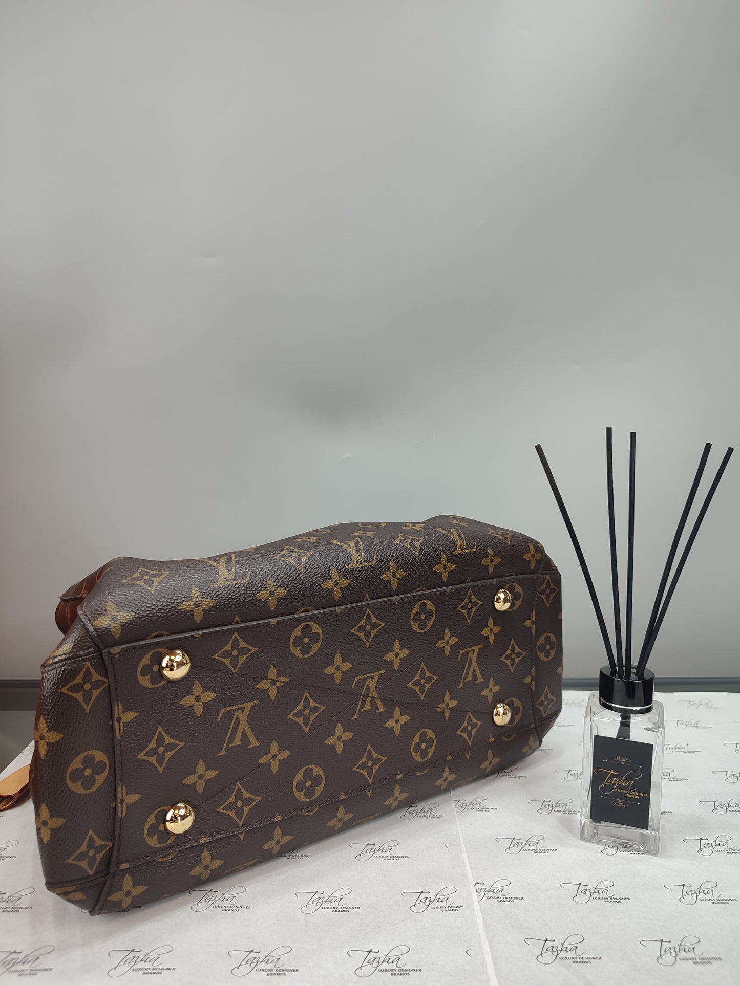 Louis Vuitton Montaigne MM Two Way Hand Bag