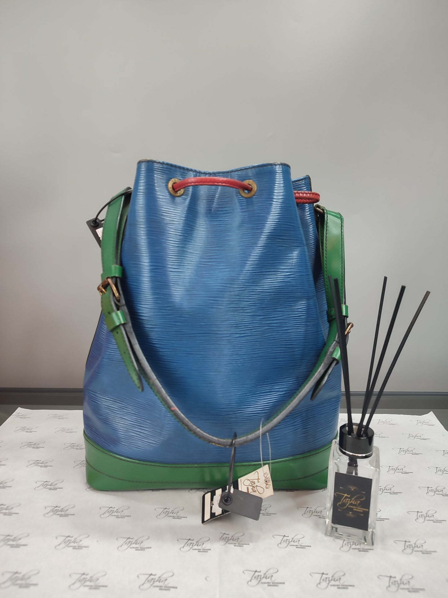 Louis Vuitton Epi Noe Bucket Bag Tricolor